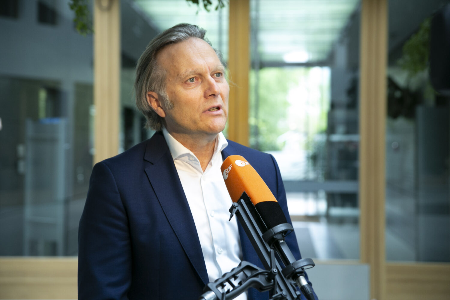 Frank Vierkötter bei einer Pressekonferenz